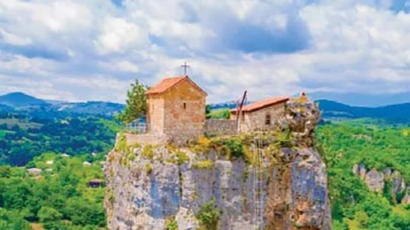 monastère perché géorgien